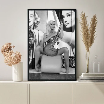 Блондинка с китара, монохромен фотография, Музикален постер, печат върху платно, плакат със звезда-певица, украса за дома, стенни живопис