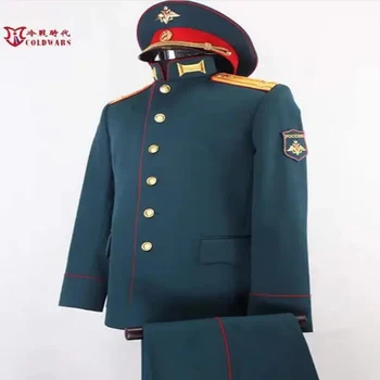 Униформи, офицер от 17-та армия на Русия включва шапка, яке, панталони, икона